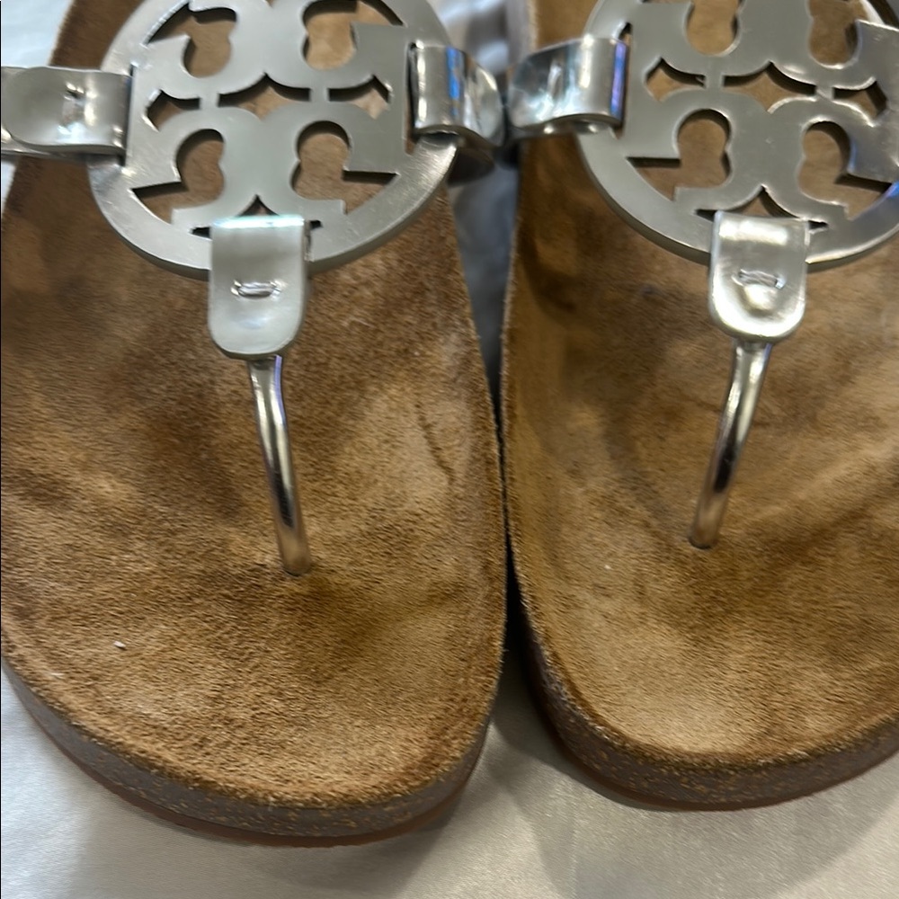 Tory Burch Silver Tan Sandals with Logo - Picture 4 of 5